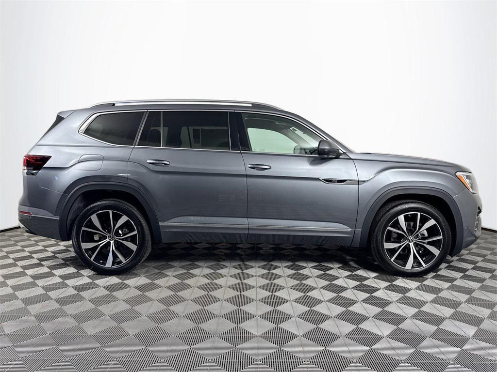 new 2025 Volkswagen Atlas car, priced at $54,738