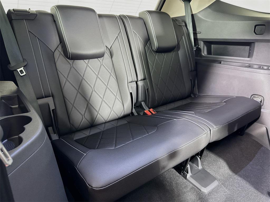 new 2025 Volkswagen Atlas car, priced at $54,738