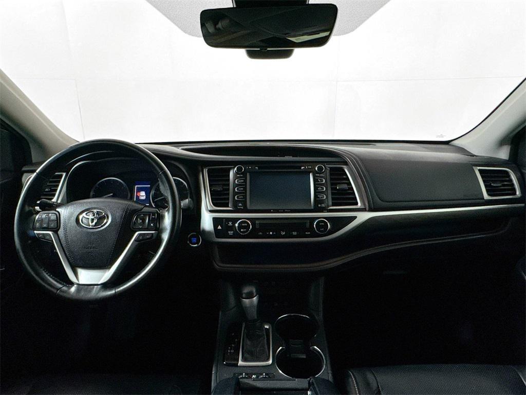 used 2018 Toyota Highlander car, priced at $18,772