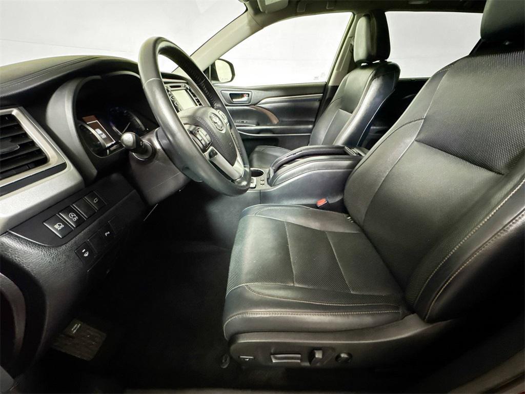 used 2018 Toyota Highlander car, priced at $18,772