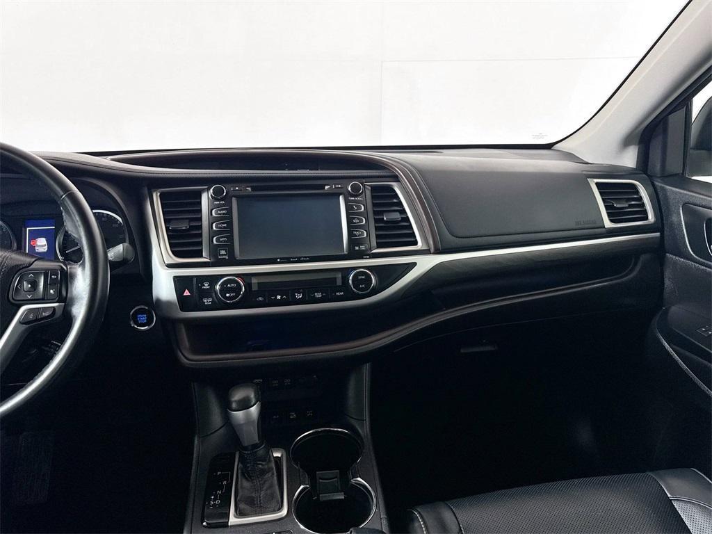 used 2018 Toyota Highlander car, priced at $18,772