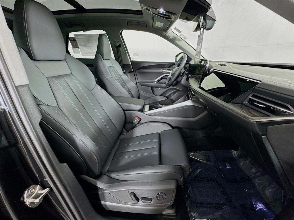 new 2025 Audi Q5 car, priced at $61,300