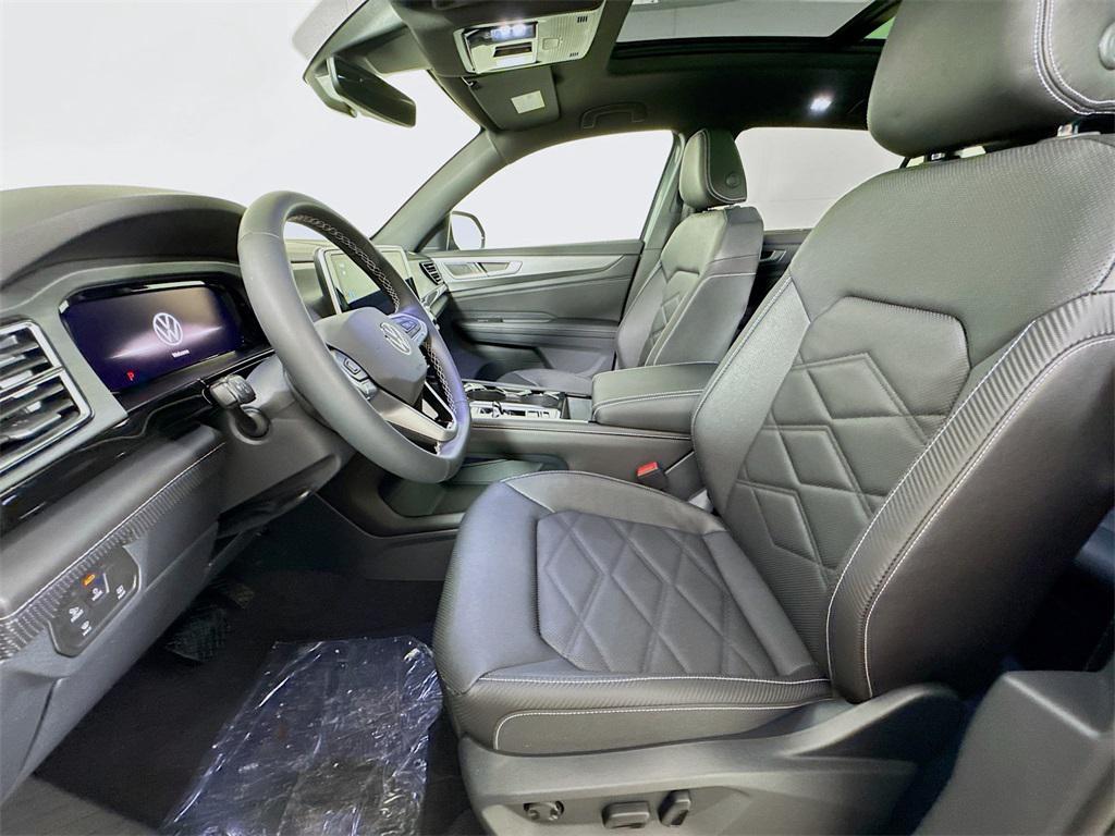 new 2025 Volkswagen Atlas Cross Sport car, priced at $45,051