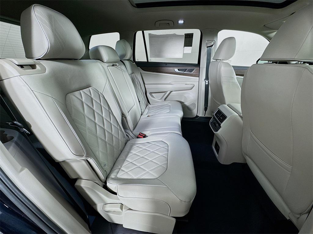 new 2025 Volkswagen Atlas car, priced at $53,411