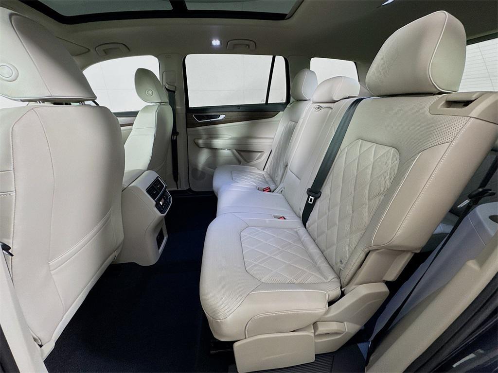 new 2025 Volkswagen Atlas car, priced at $53,411