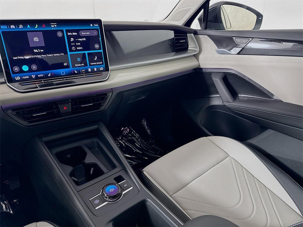 new 2025 Volkswagen Tiguan car, priced at $35,002