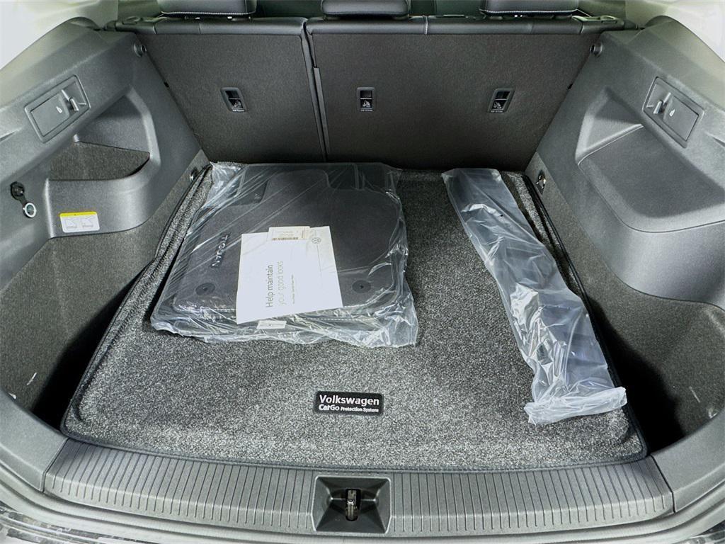 new 2025 Volkswagen Tiguan car, priced at $35,002