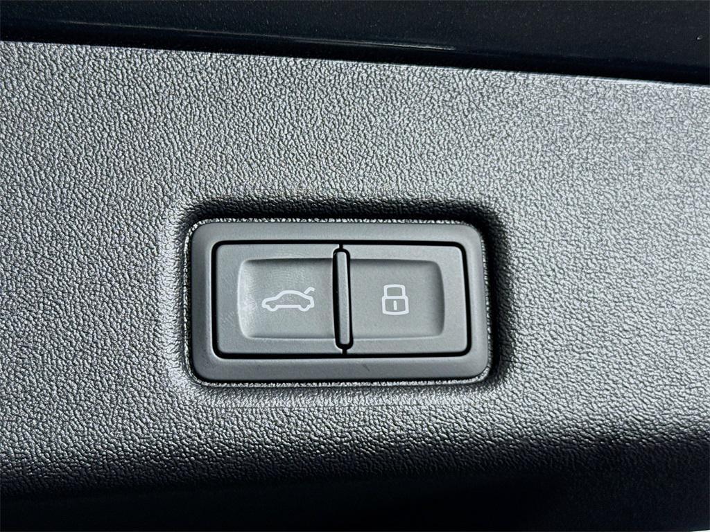 new 2025 Audi Q5 car, priced at $56,275