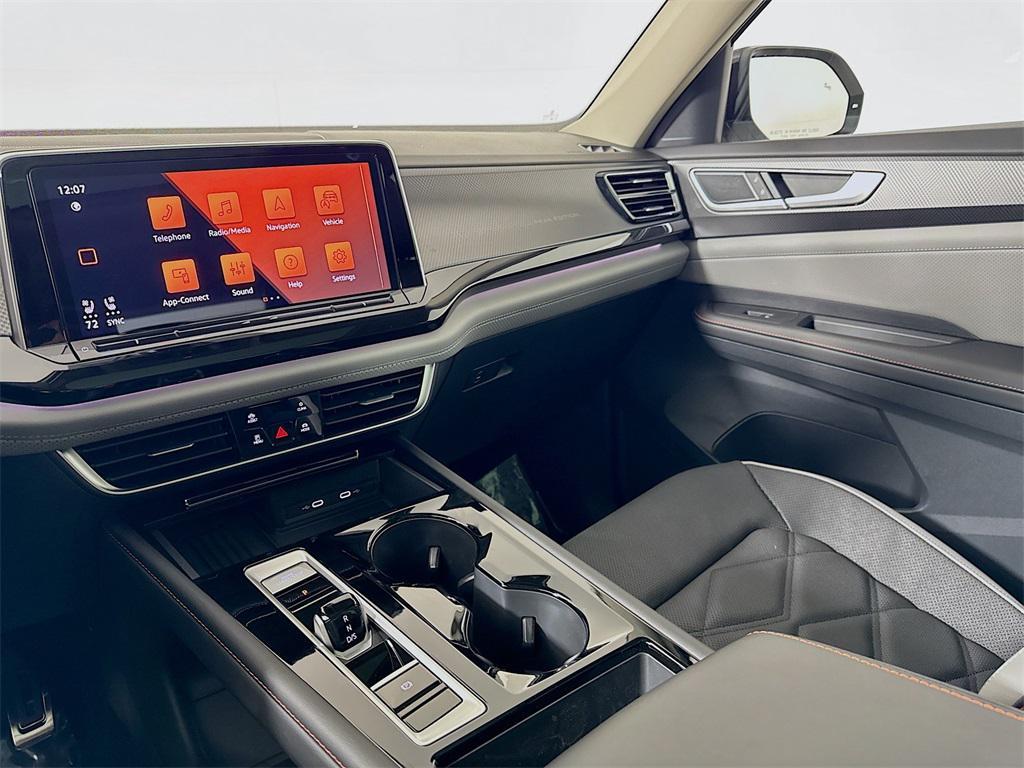 new 2025 Volkswagen Atlas car, priced at $47,177