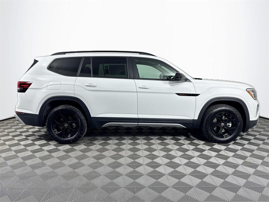 new 2025 Volkswagen Atlas car, priced at $47,177