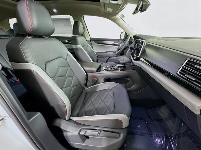 new 2025 Volkswagen Atlas car, priced at $47,577