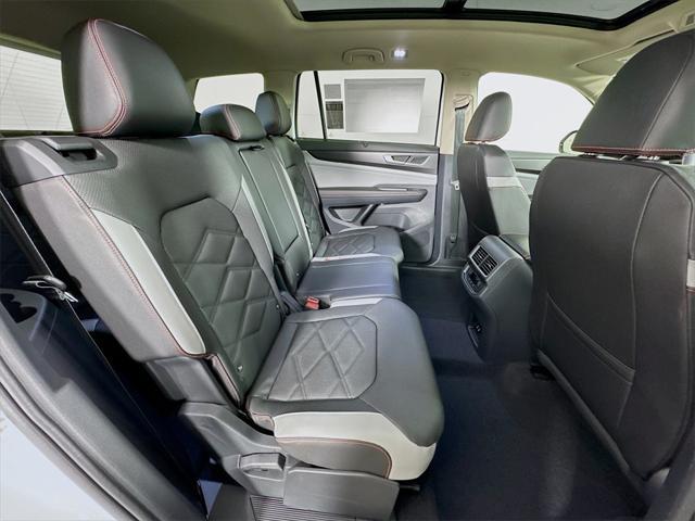 new 2025 Volkswagen Atlas car, priced at $47,577