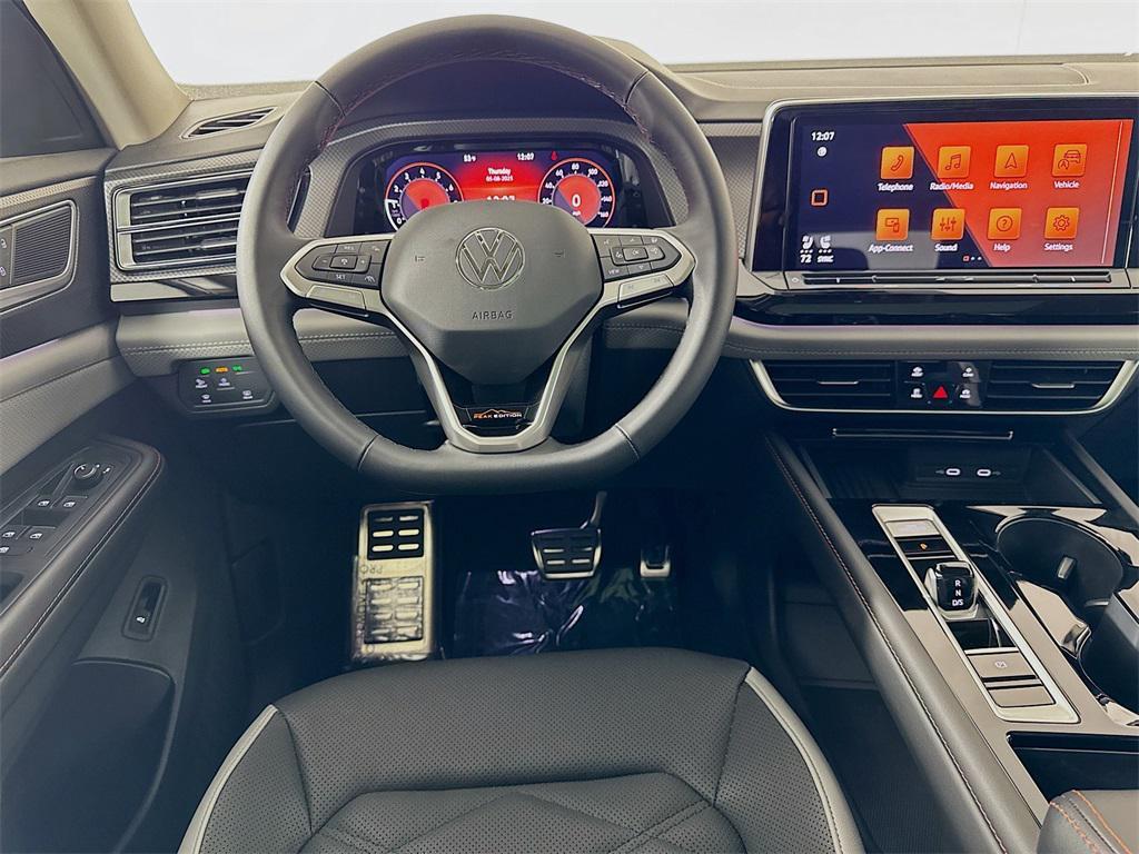 new 2025 Volkswagen Atlas car, priced at $47,177