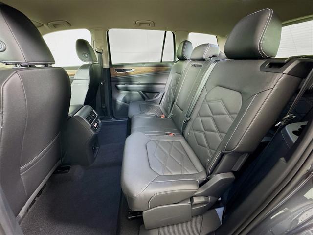 new 2025 Volkswagen Atlas car, priced at $45,616