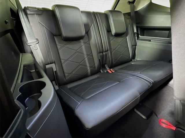 new 2025 Volkswagen Atlas car, priced at $45,616