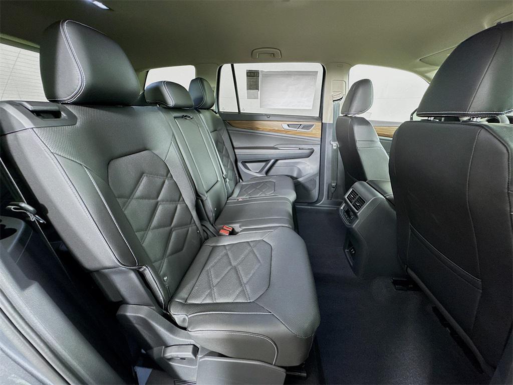 new 2025 Volkswagen Atlas car, priced at $45,116