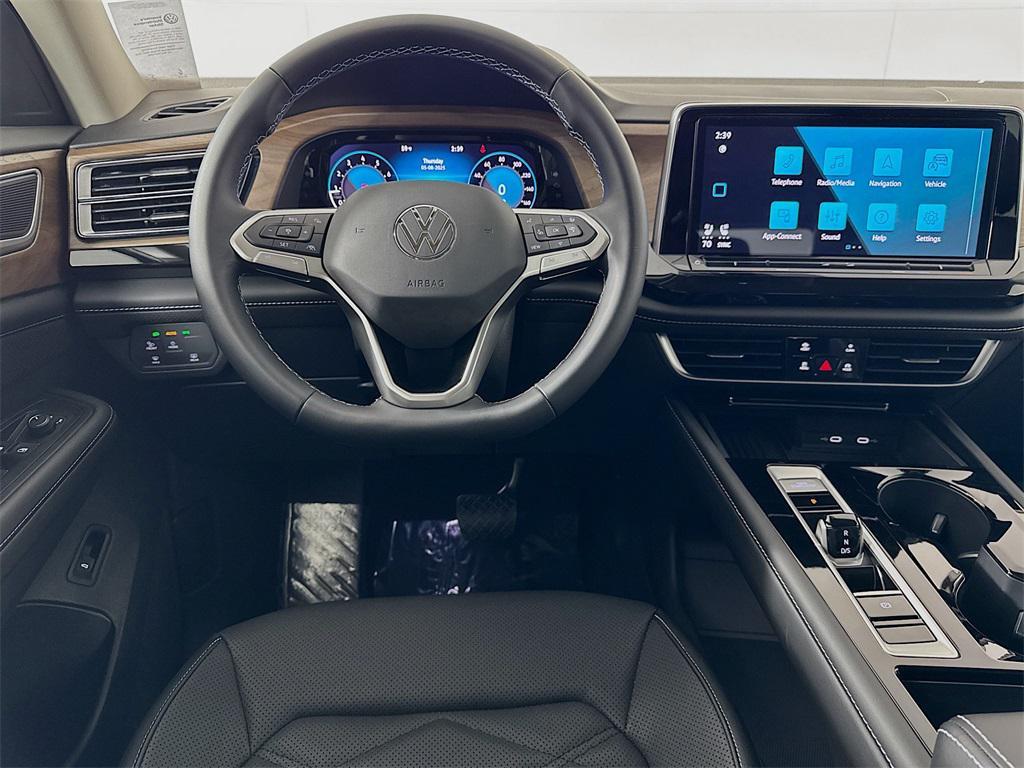 new 2025 Volkswagen Atlas car, priced at $45,116