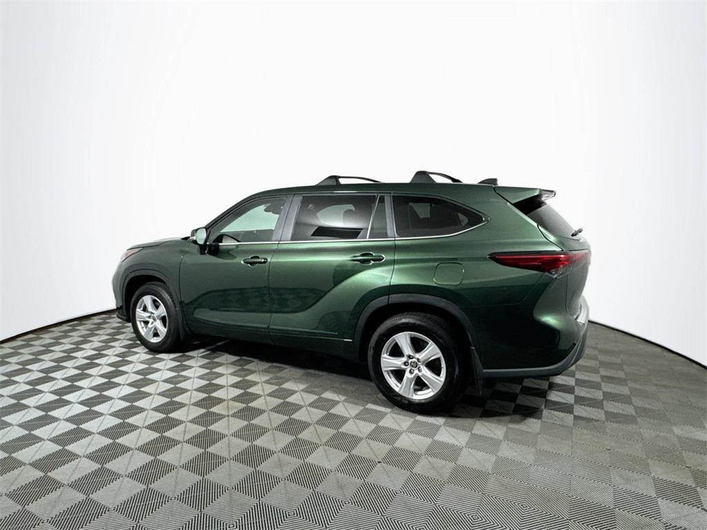 used 2023 Toyota Highlander car, priced at $30,822