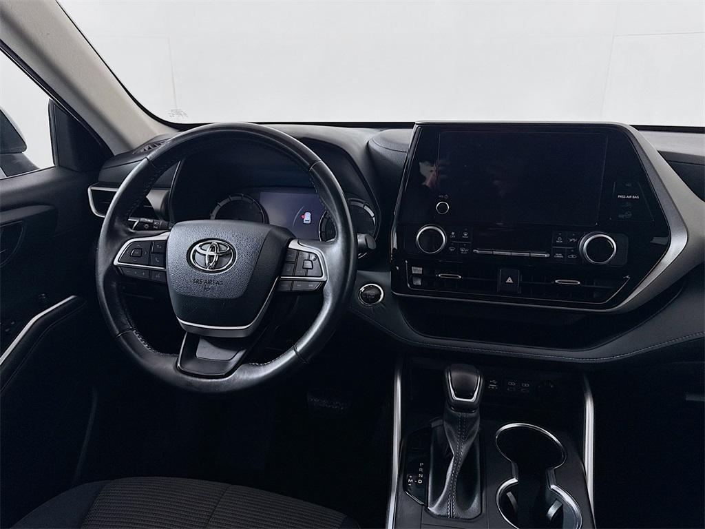 used 2023 Toyota Highlander car, priced at $30,822