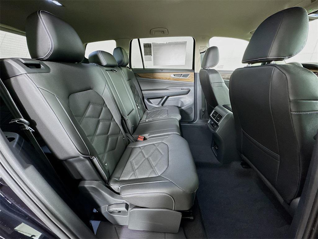 new 2025 Volkswagen Atlas car, priced at $45,616