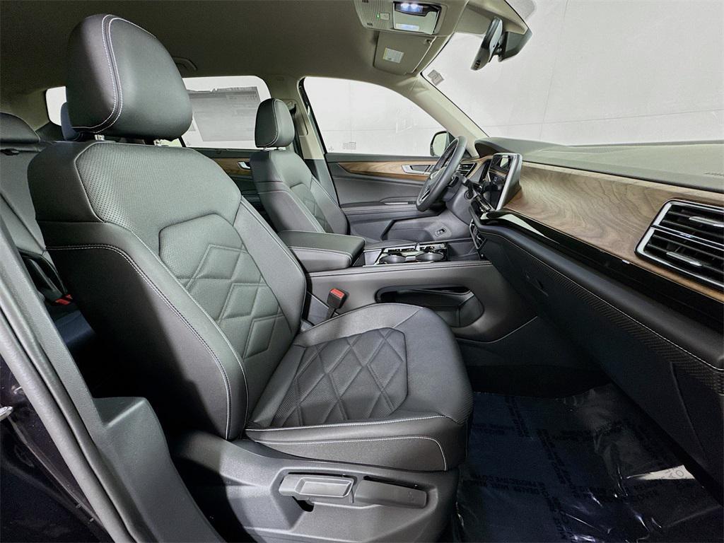 new 2025 Volkswagen Atlas car, priced at $45,616
