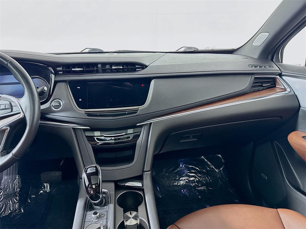 used 2022 Cadillac XT5 car, priced at $30,992