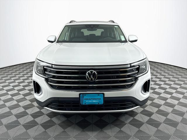 new 2024 Volkswagen Atlas car, priced at $45,605