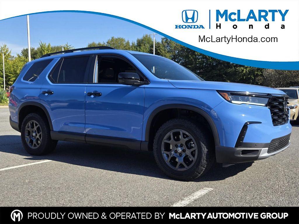 new 2025 Honda Pilot car, priced at $48,315