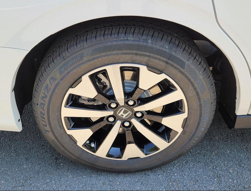 new 2026 Honda Odyssey car, priced at $44,745