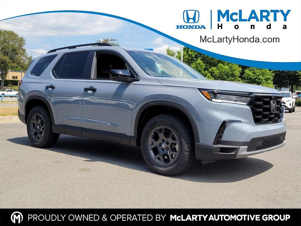 new 2025 Honda Pilot car, priced at $49,359