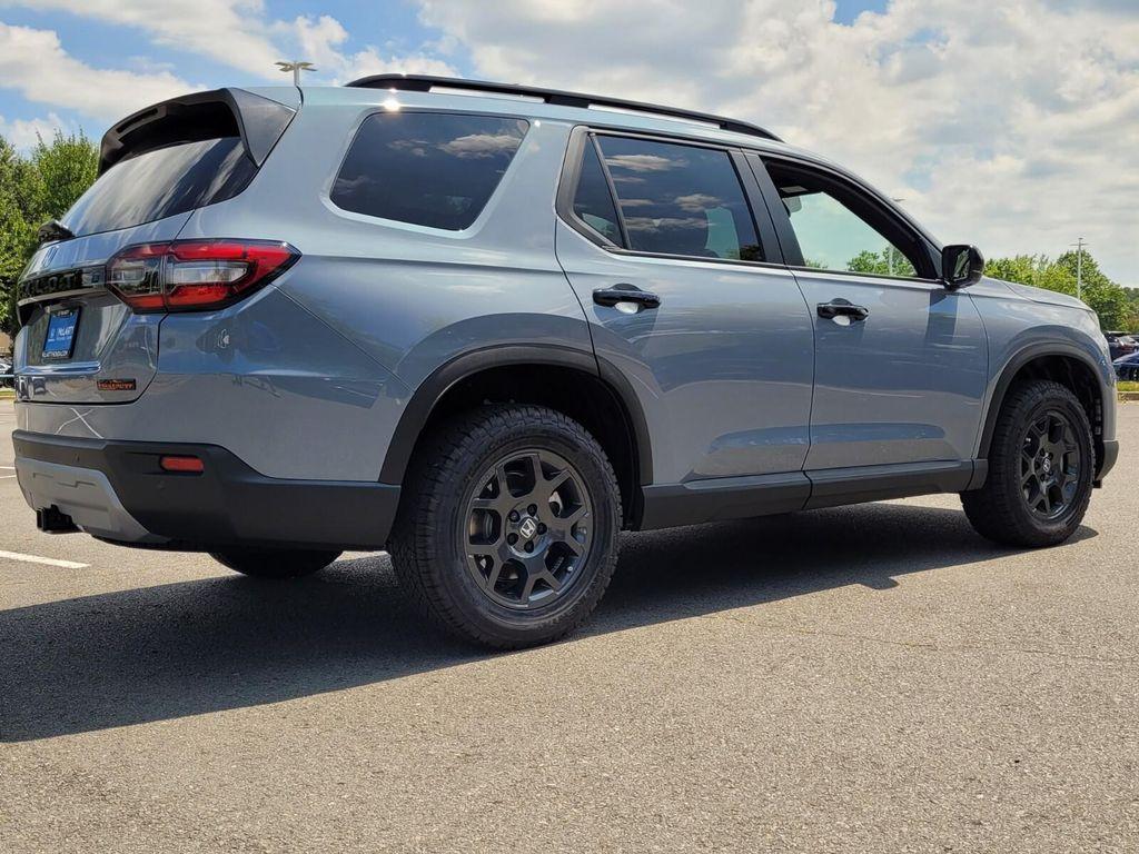 new 2025 Honda Pilot car, priced at $48,859