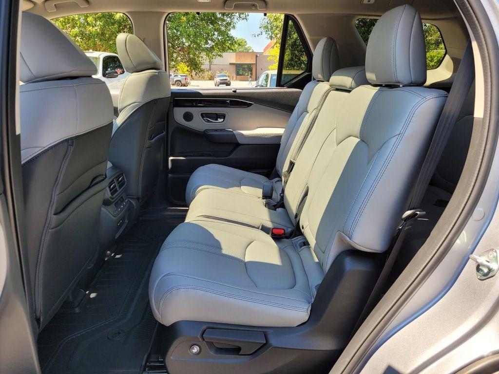 new 2025 Honda Pilot car, priced at $51,095