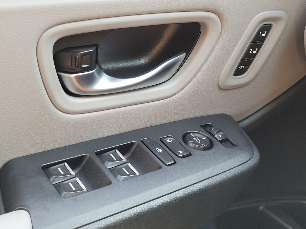 new 2025 Honda Pilot car, priced at $51,095