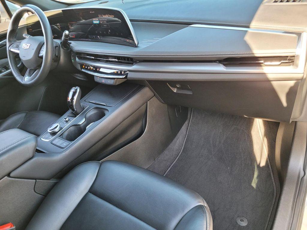 used 2024 Cadillac XT4 car, priced at $30,453