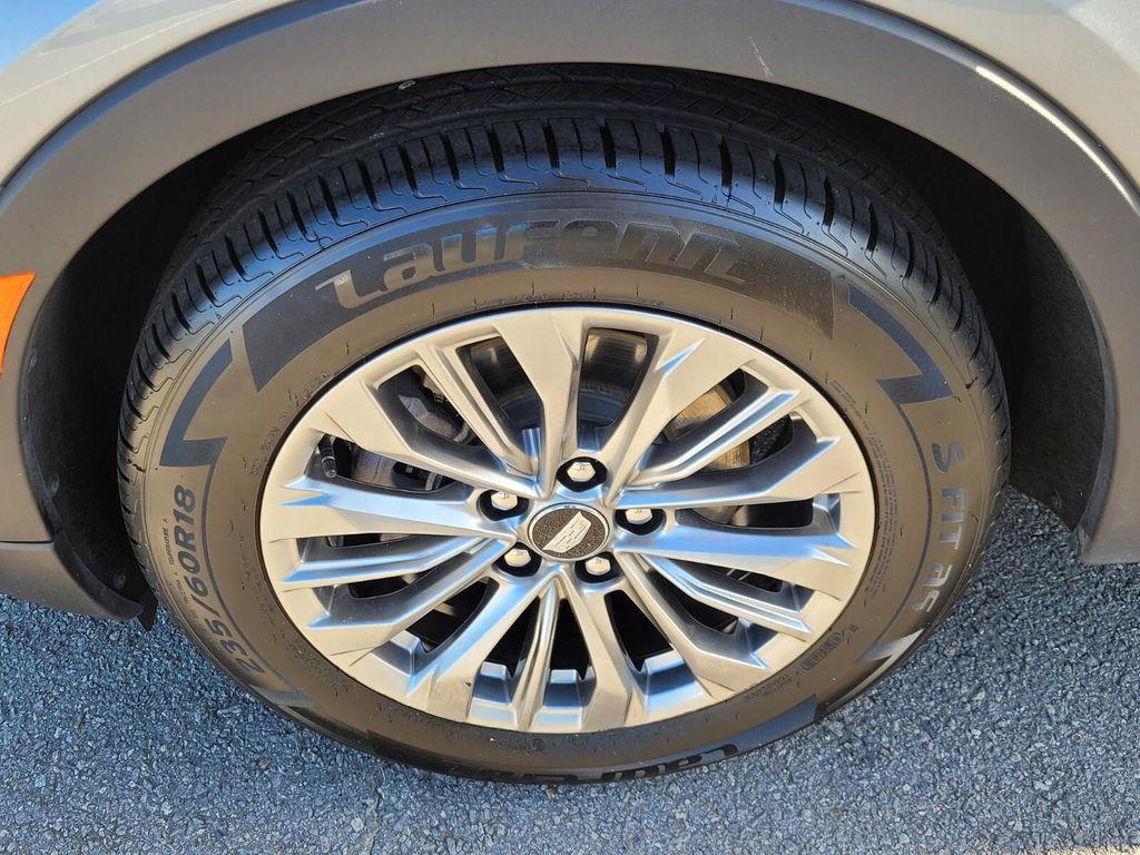 used 2024 Cadillac XT4 car, priced at $30,453