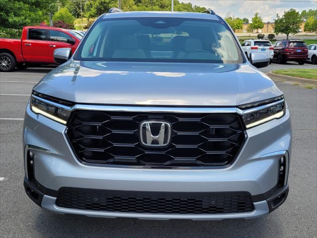 new 2025 Honda Pilot car, priced at $54,850