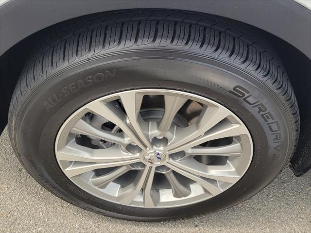 used 2023 Buick Envision car, priced at $21,635