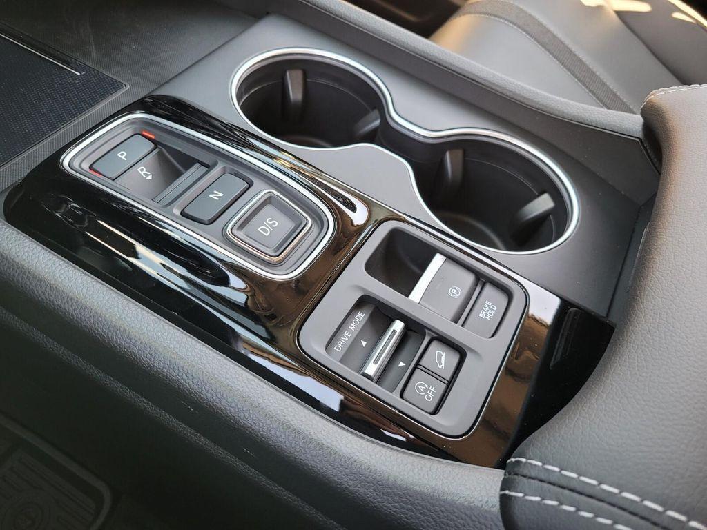 new 2025 Honda Pilot car, priced at $48,552