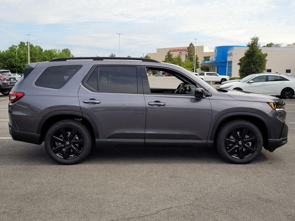 new 2025 Honda Pilot car, priced at $56,075