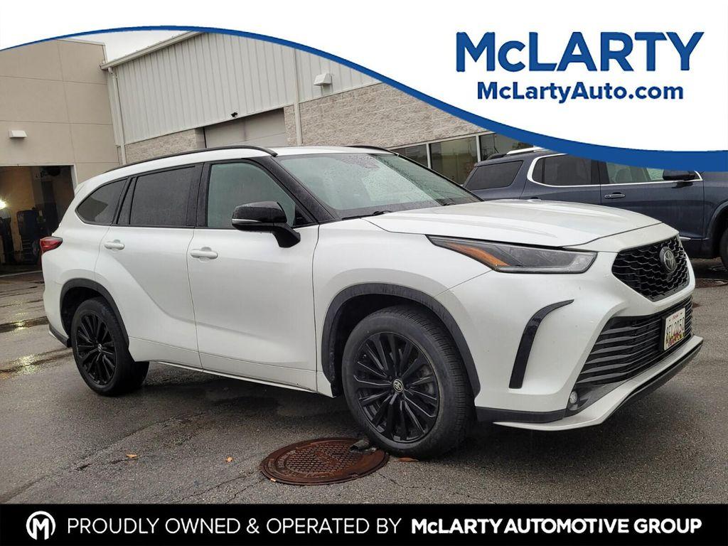 used 2023 Toyota Highlander car, priced at $36,838