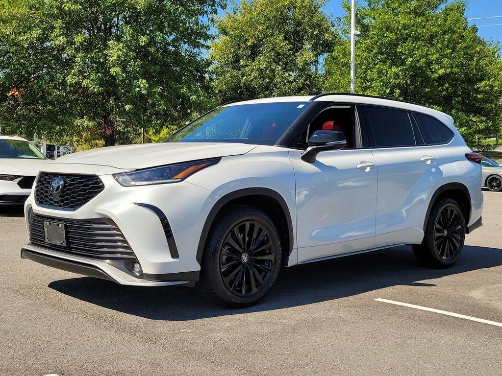 used 2023 Toyota Highlander car, priced at $36,181
