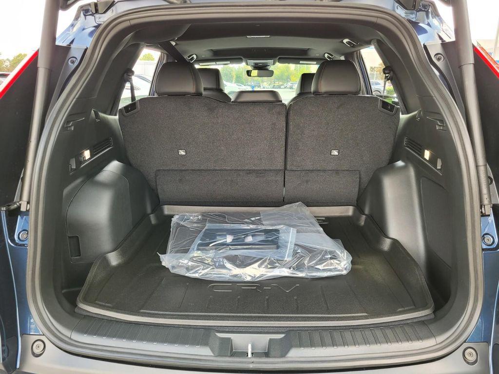 new 2026 Honda CR-V Hybrid car, priced at $43,700