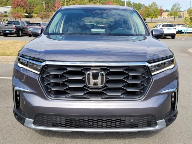 new 2025 Honda Pilot car, priced at $42,299