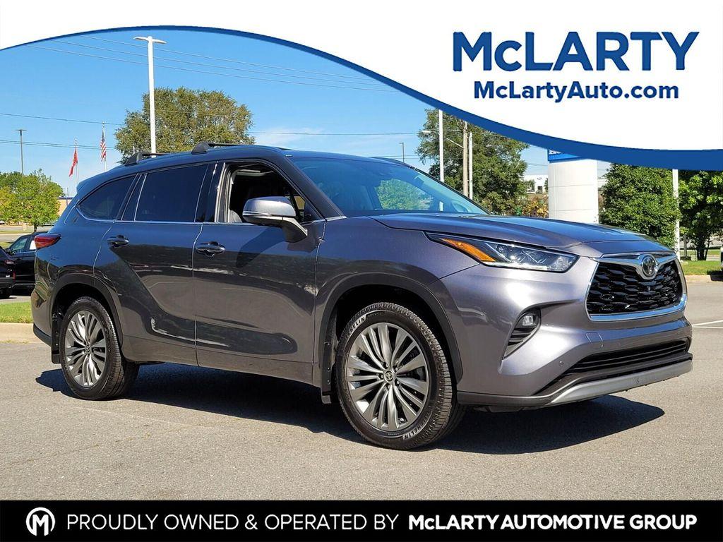 used 2020 Toyota Highlander car, priced at $26,857