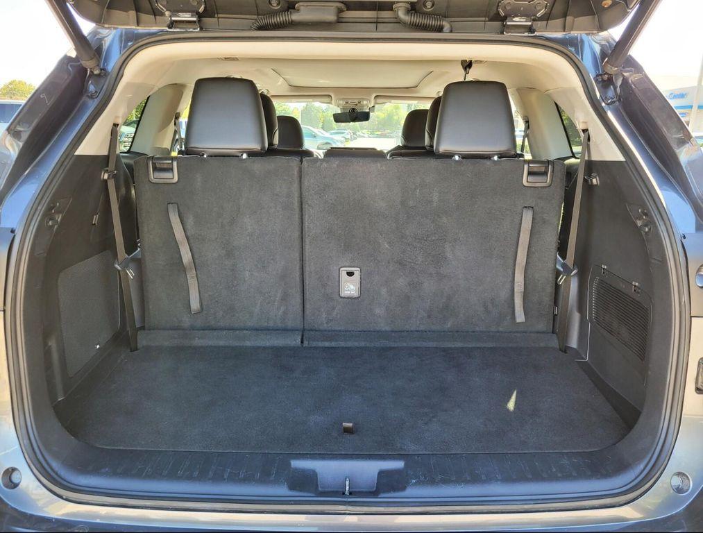 used 2020 Toyota Highlander car, priced at $26,857