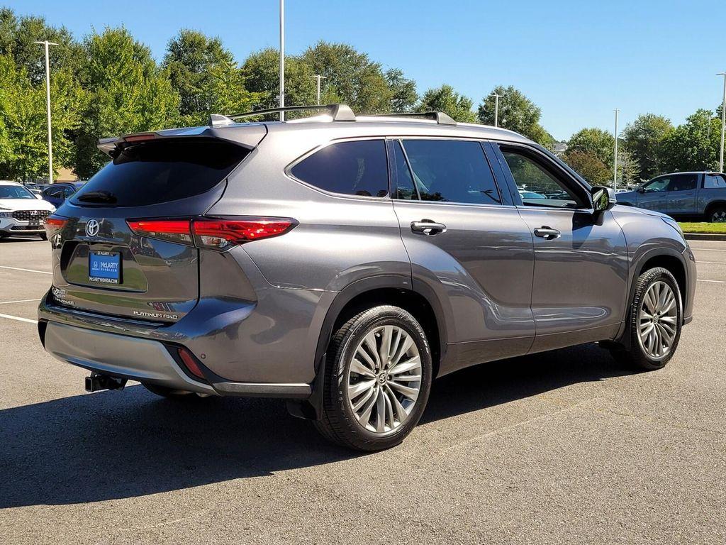 used 2020 Toyota Highlander car, priced at $26,857