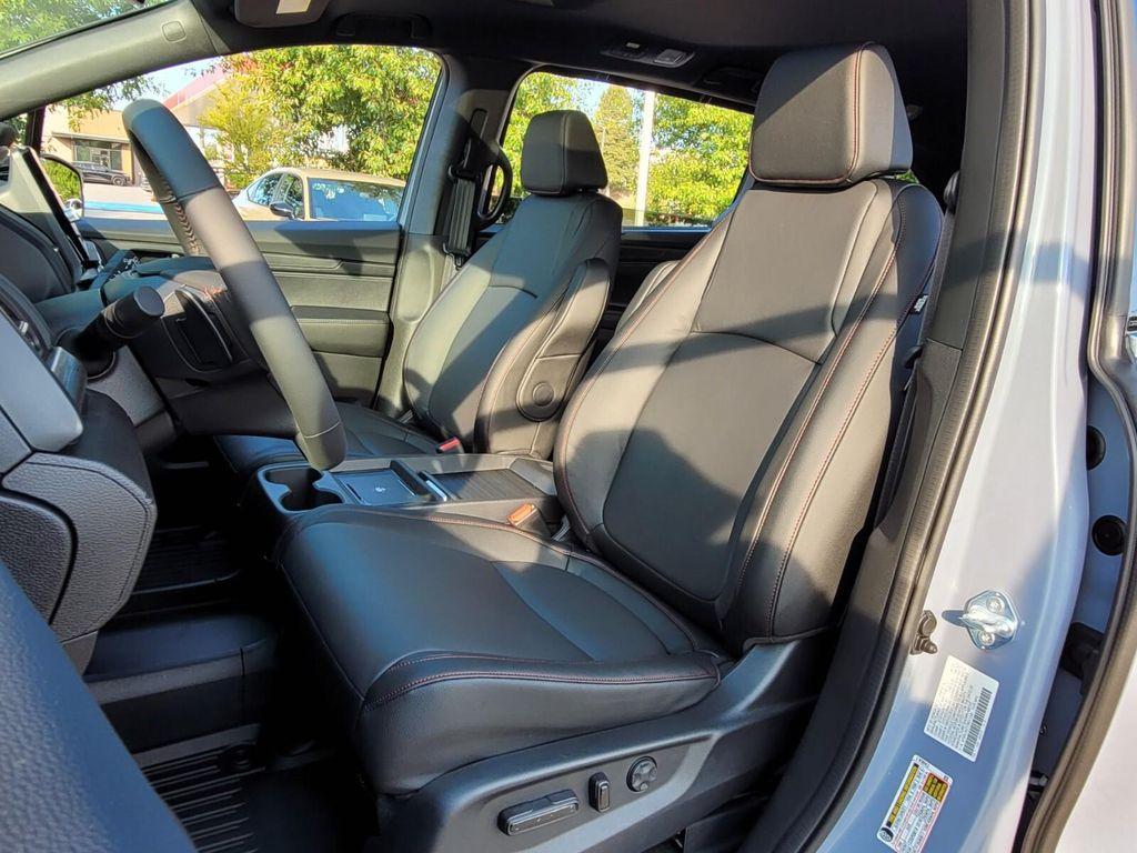 new 2026 Honda Odyssey car, priced at $45,845