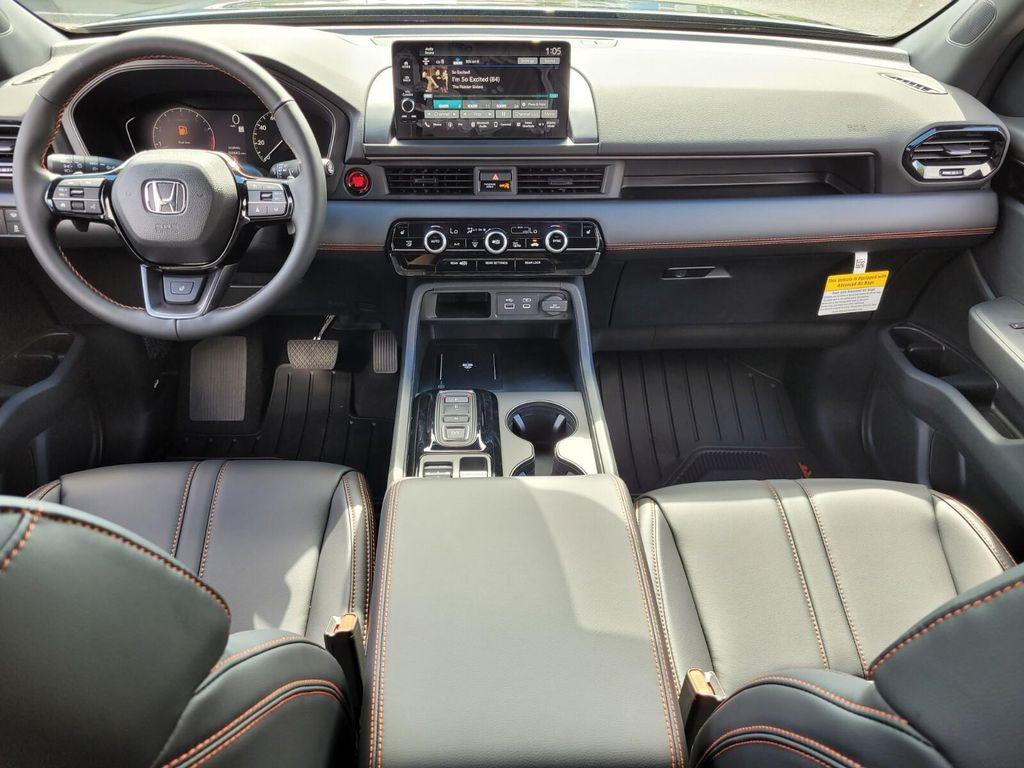new 2025 Honda Pilot car, priced at $50,895
