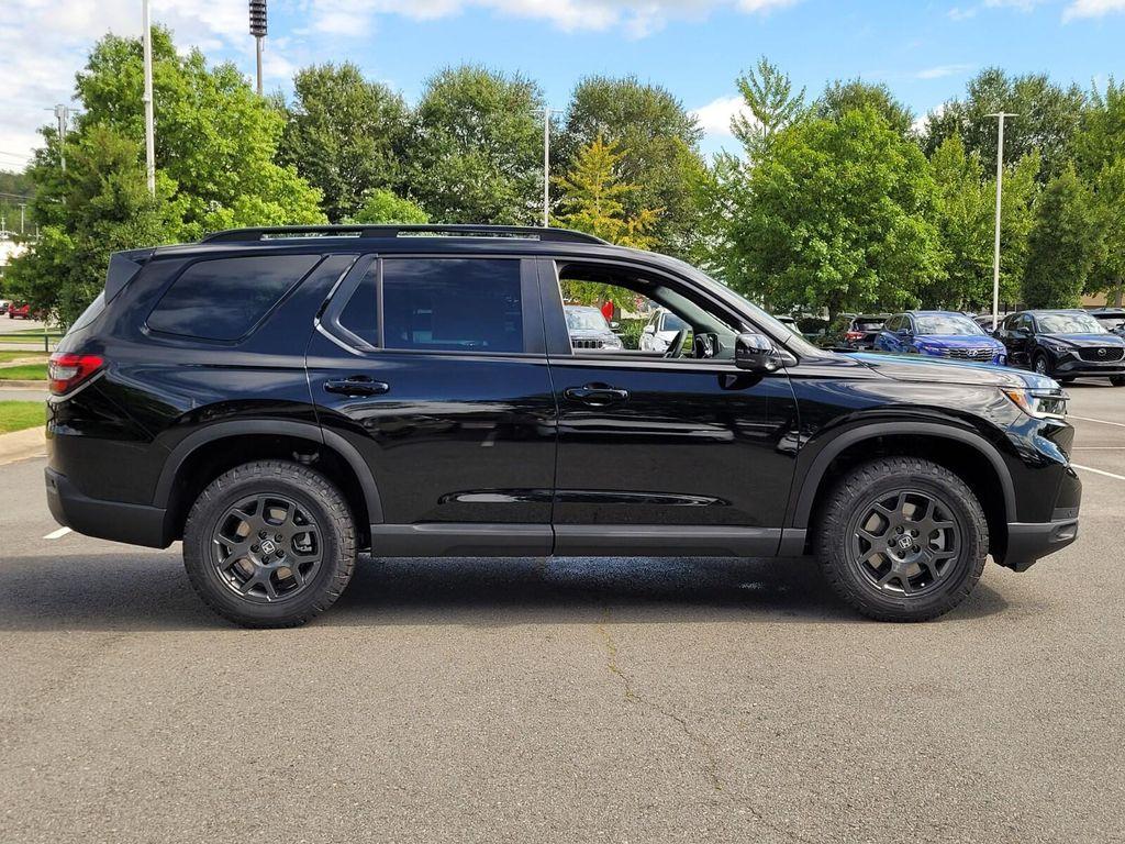new 2025 Honda Pilot car, priced at $50,895