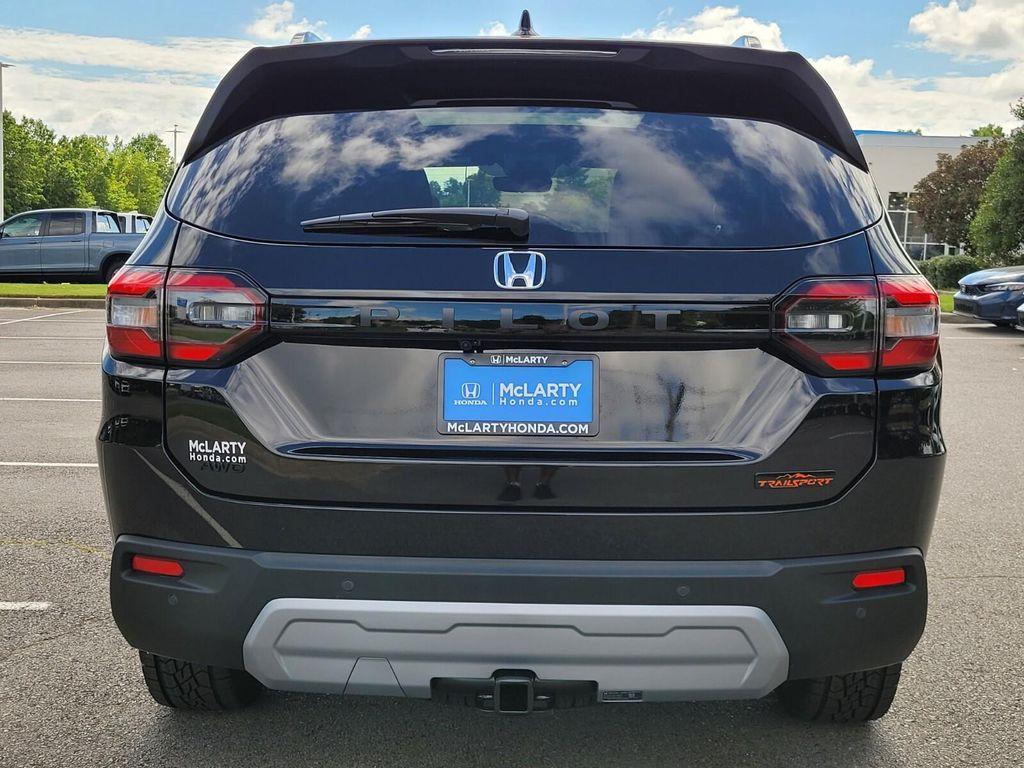new 2025 Honda Pilot car, priced at $50,895